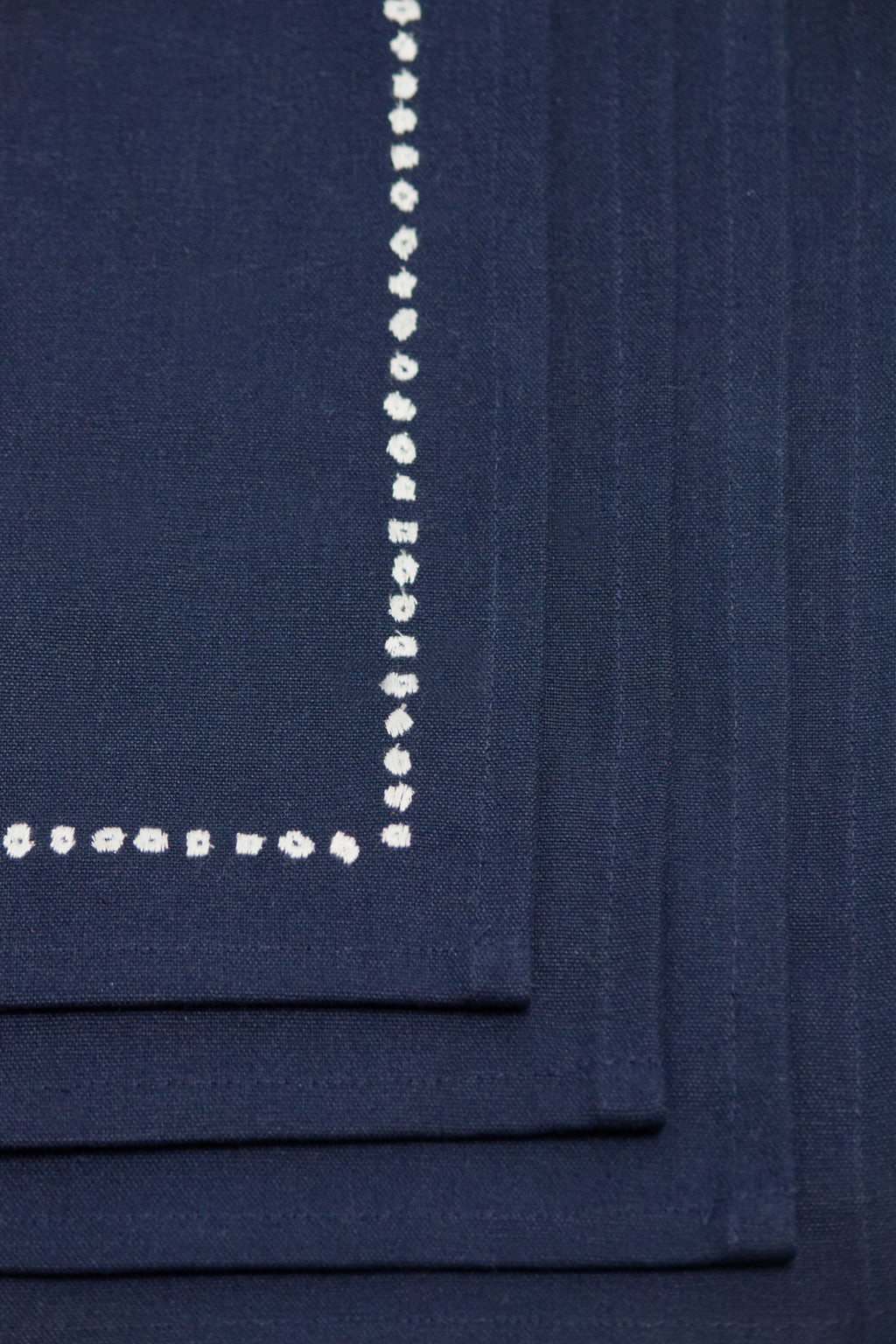 Dotted Border Embroidery Cotton Table Mat Set of 4