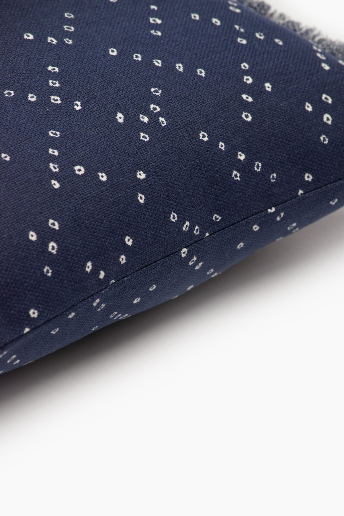 Dotted grid Printed Cotton Cushion Cover