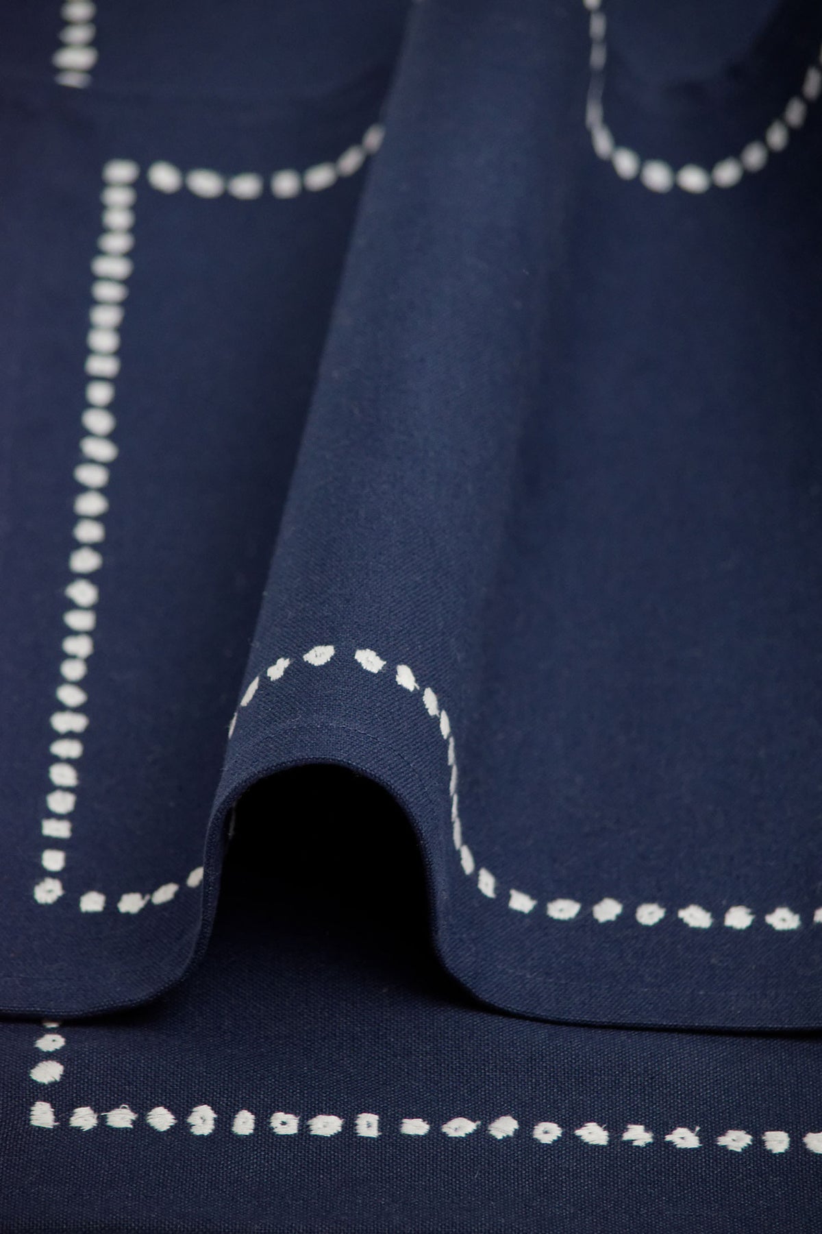 Dotted Border Embroidery Cotton Table Mat Set of 4